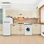 Apartment Sun House - Host Solution
