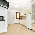 Apartment Sun House - Host Solution