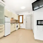 Sun House - Host Solution * Lido di Jesolo