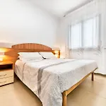 Sun House - Host Solution Apartment