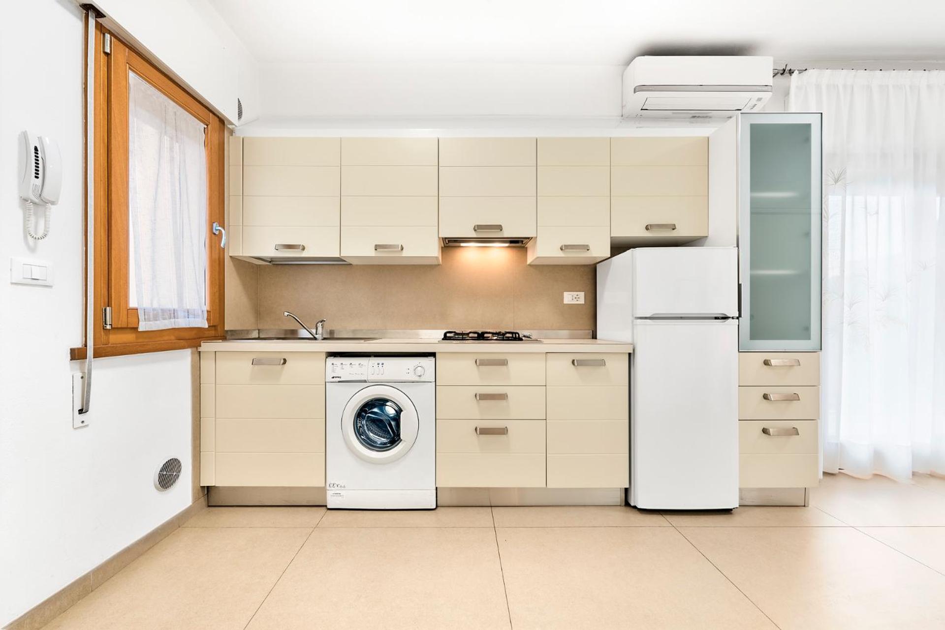 Sun House - Host Solution * Lido di Jesolo